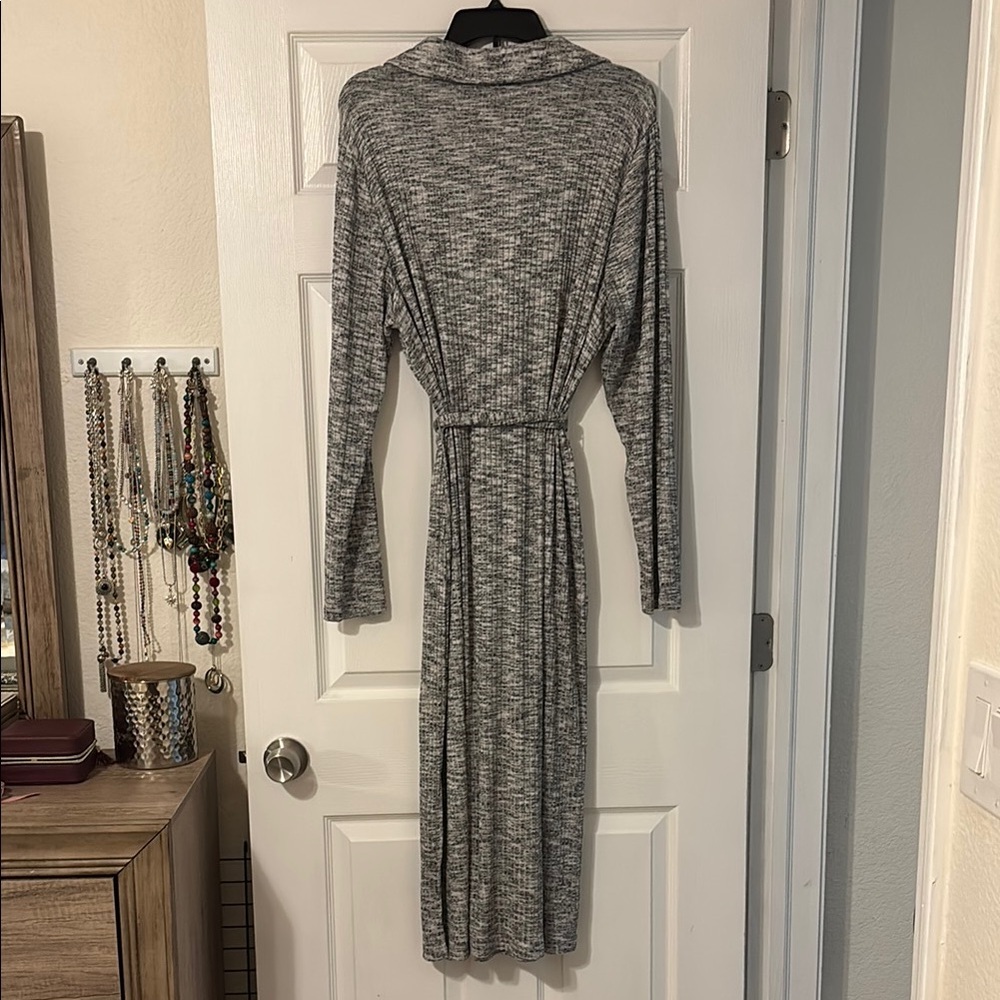 Lane Bryant Knit Sheath Dress w/ Notched Collar-Black and White-Size 18/20 - Picture 6 of 6